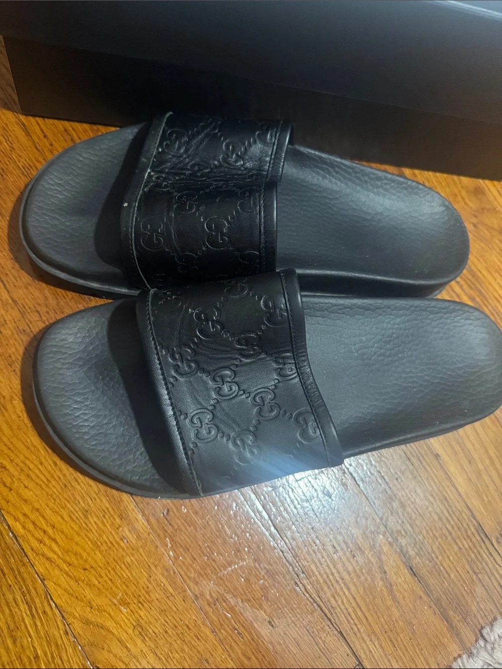 Gucci MENS Black Embossed Monogram Slide Sandals